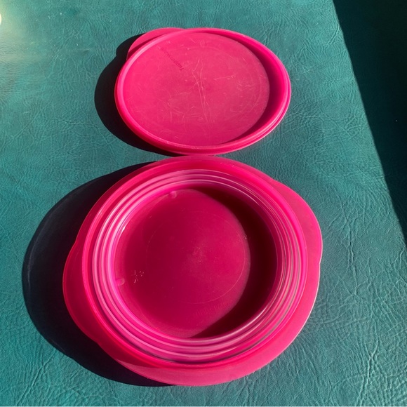 Tupperware large 8 1/4 c flat out collapsible bowl, great for travel! 5570a-1 - Picture 6 of 7